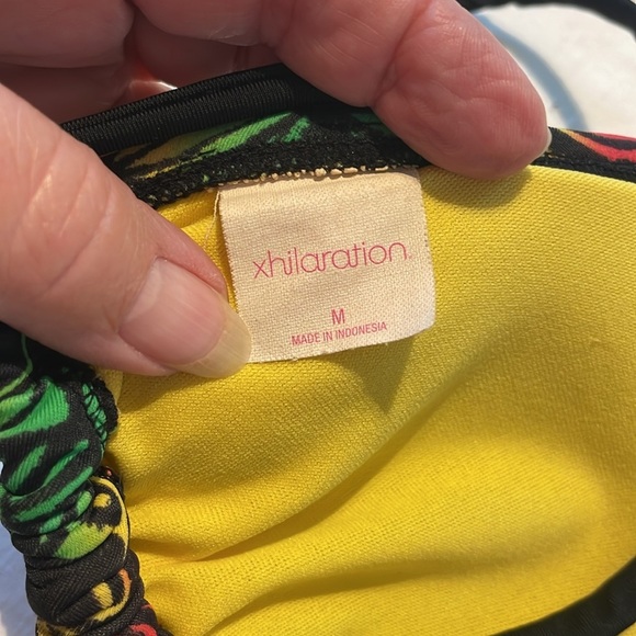 Xhilaration Tropical Print Halter Bikini Top - Picture 3 of 4